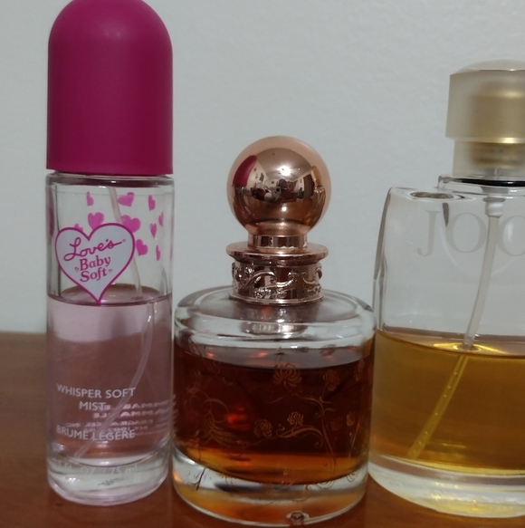 Assorted Perfume Bundle - Picture 2 of 12